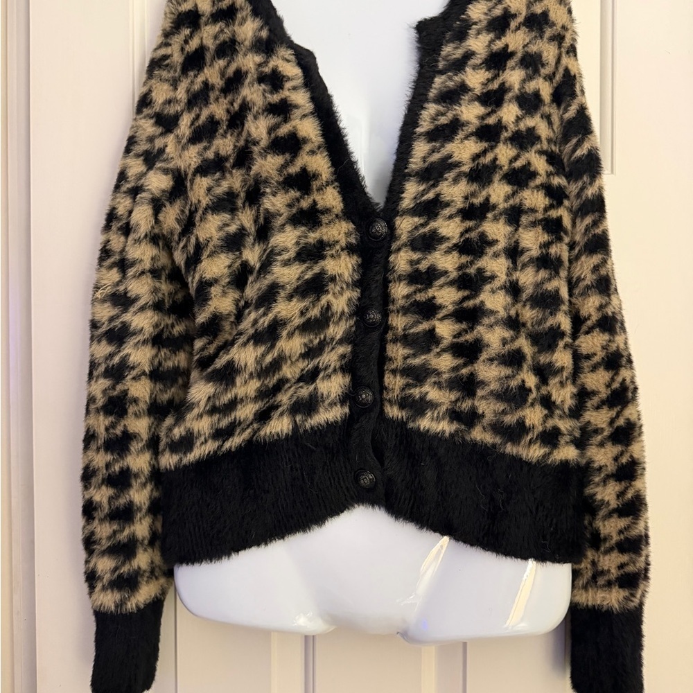 TRUTH by republic houndstooth faux fur beige and black two tone cardigan sweater